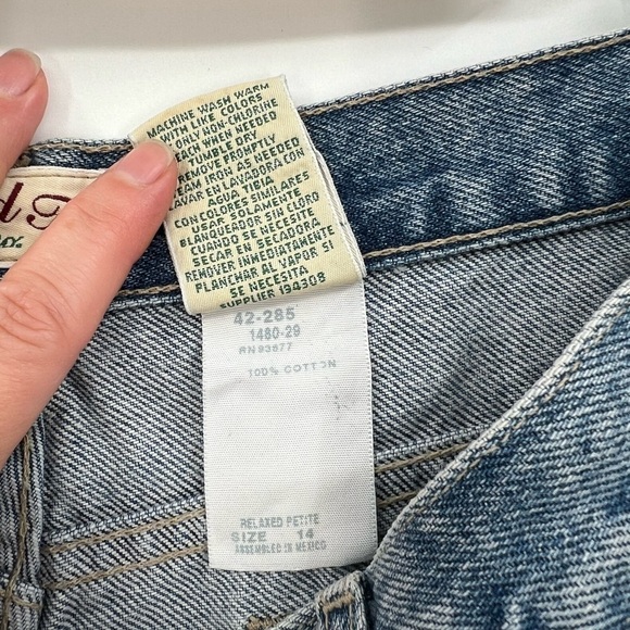 St. Johns Bay Vintage Signature 5 Pocket Jean Relaxed Fit Stonewashed Denim 14P - Picture 6 of 9